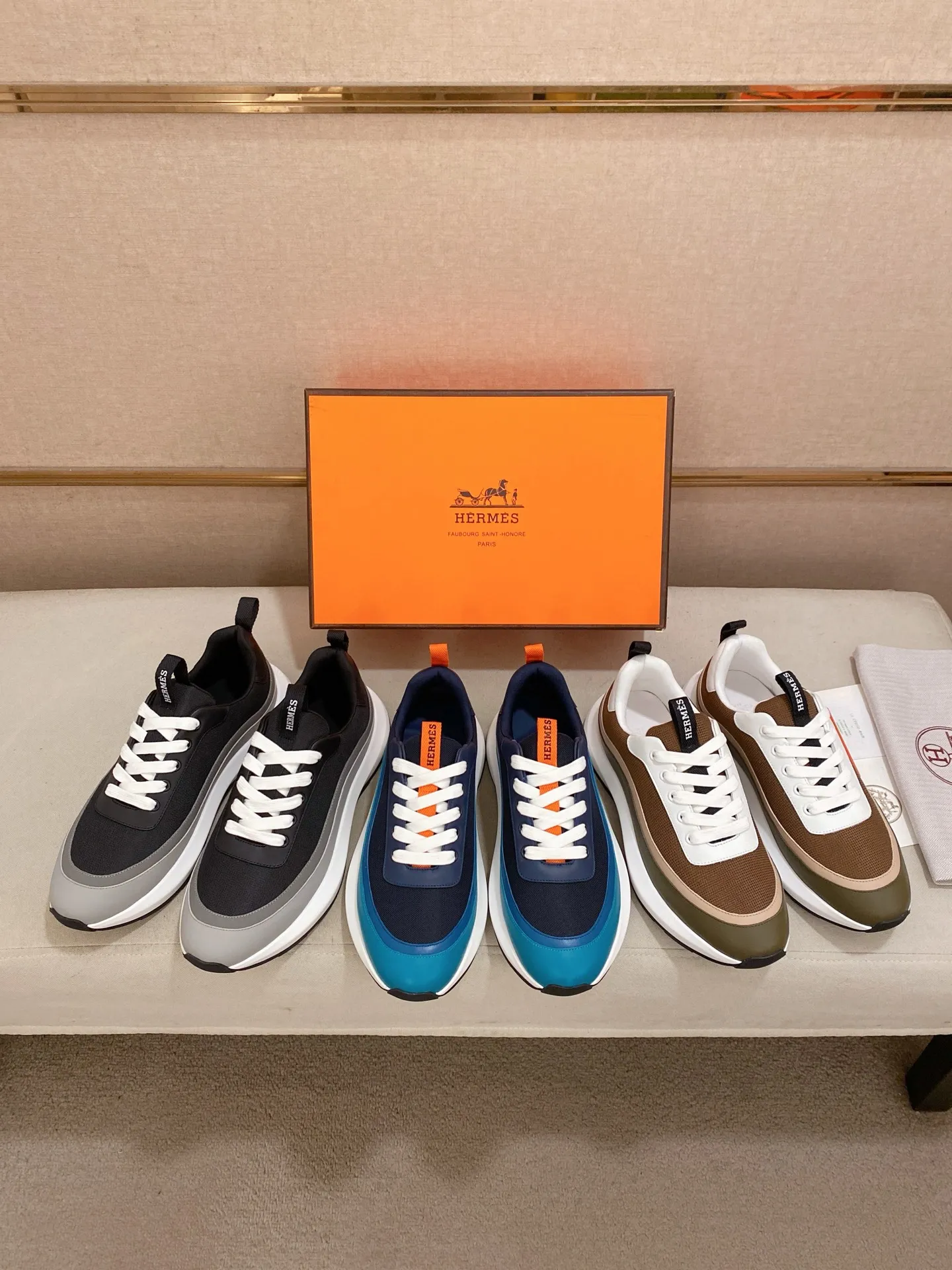 Men's clothing and shoes💰: 620💰《HERMES》【Classic Original Version】Hermès; Top 🔝 Purchasing Agency 🔍🔍Men's latest 🇺🇸 counters are on sale simultaneously, original imported from Italy ▲▲Silk cowhide with breathable fabric ▲▲ (high-end and expensive Qi·Grade) Exquisite workmanship (Italian 🇮🇹Imported water-dyed 🐂cowhide lining) Sole: Original sole provided by the original factory, ⚠️Exclusive double-layer activity·TPR·Rubber·Combined molded outsole; Super·comfortable·wear-resistant·non-slip·environmental protection The real thing is more beautiful if you take the real thing (high quality, follow the order), you can enter and exit the counter at will * Number of yards: 38·39·40·41·42·43·44# (can be customized 45.)